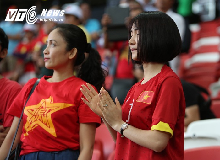 Hoa Minzy cong khai to tinh Cong Phuong giua SVD Singapore-Hinh-11